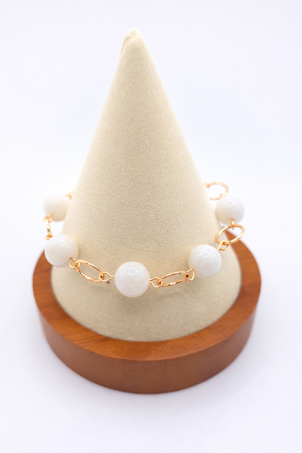 Moonmilk Chain